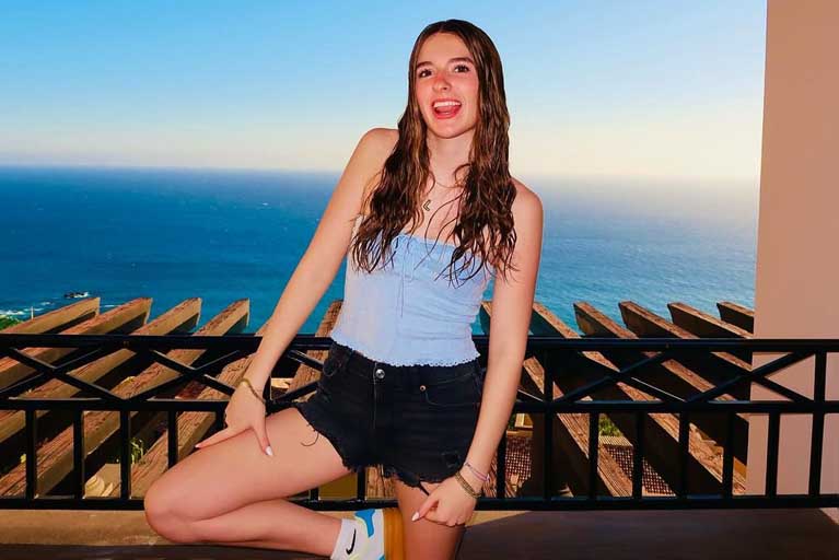 Lola Winters Bio