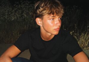 Brooks Harvey – Age, Family, Bio, Height, Girlfriend, Net Worth